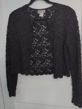 Robbie Bee Black Sz L Lace Bolero Jacket with One Black Button